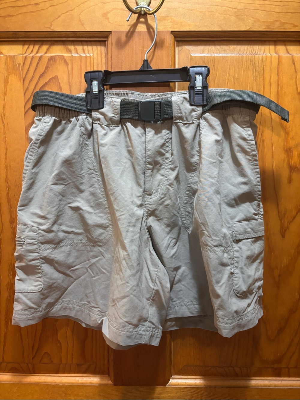 Women’s Columbia Shorts in Light Khaki